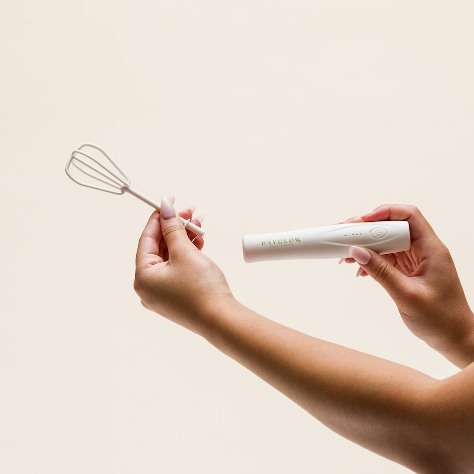 Electric Whisk detaches for cleaning