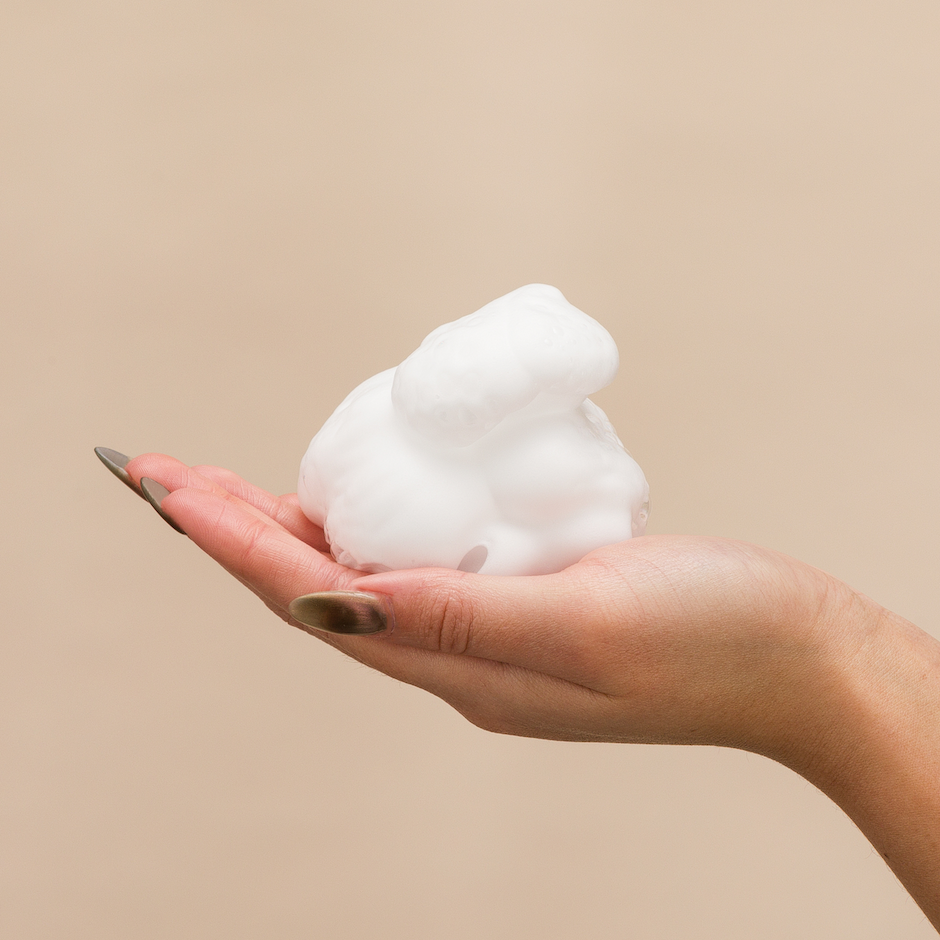 Styling Foam in hand